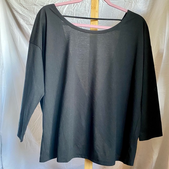 Open back black La Senza long sleeve shirt - Picture 2 of 3